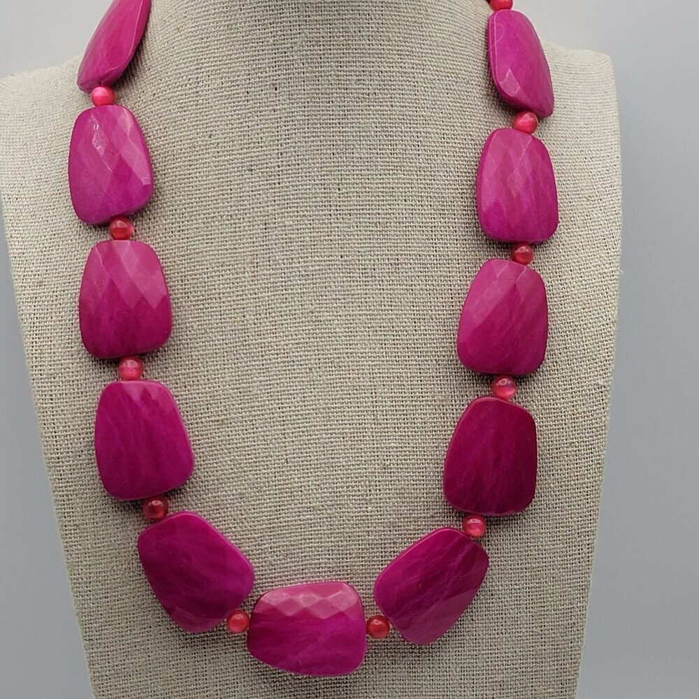 Pink Asymmetrical Flat Acrylic Bead Link Necklace 20.5 In Silver Tone Statement